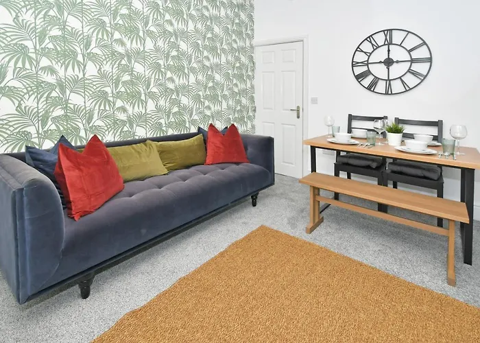 Parotia House By Yourstays - 3 Bedroom House In Stoke-On-Trent