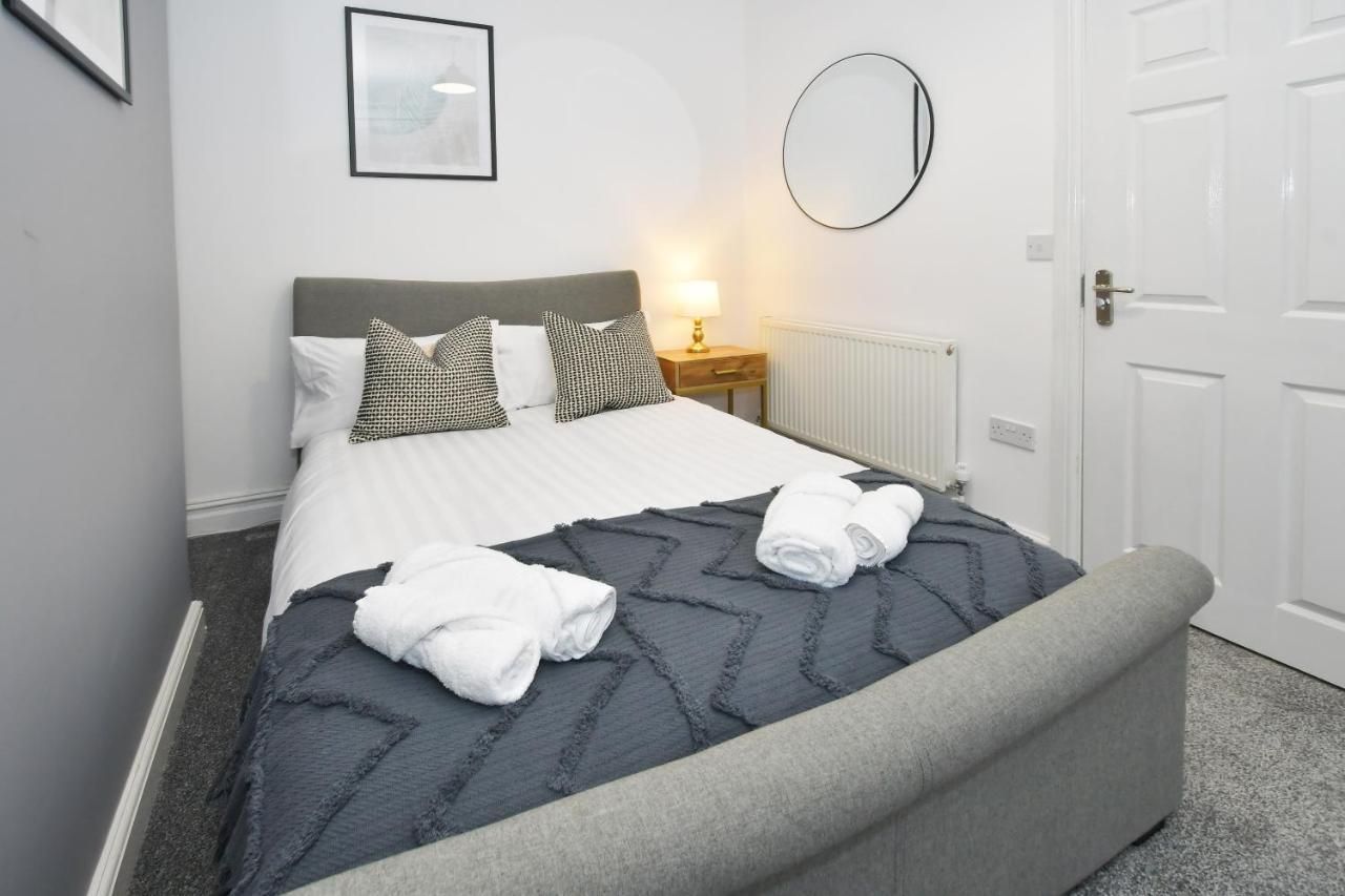 Parotia House By Yourstays - 3 Bedroom House In Apartment Stoke-on-Trent